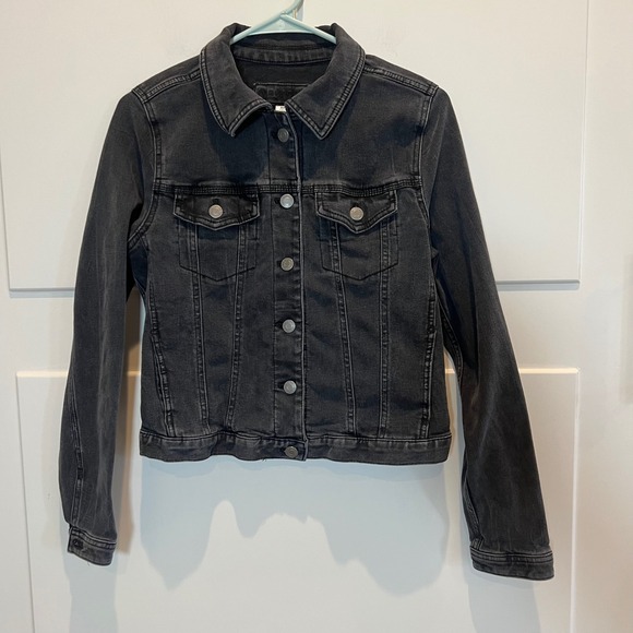 Maurice's Women's Denim Jacket Black Gray Wash Cropped Jean Jacket Size M - Picture 1 of 5